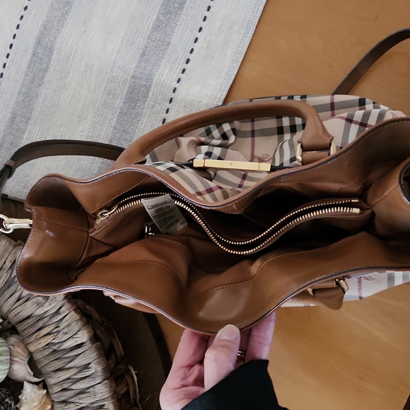 BEAUTIFUL BURBERRY HAYMARKET GOLDERTON MEDIUM BAG IN EXCELLENT CONDITION - Picture 2 of 5